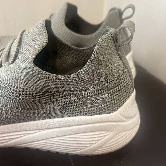 Skechers Relaxed Fit Slip-Ins Women Casual Shoes 117027 Sage Green Size 9 - Picture 8 of 11